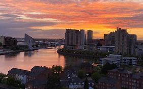 Waterfront View Studio Apartment Man Utd Stadium